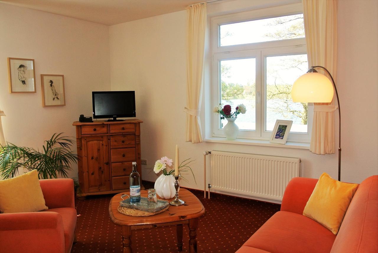 Seehotel Lindenhof Lychen Esterno foto