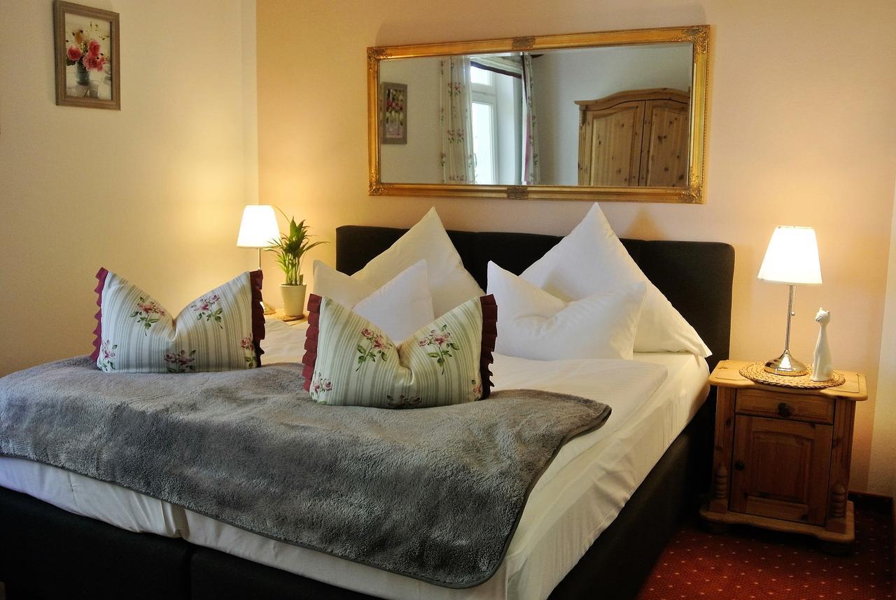 Seehotel Lindenhof Lychen Esterno foto