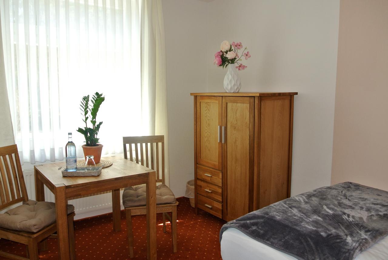 Seehotel Lindenhof Lychen Esterno foto